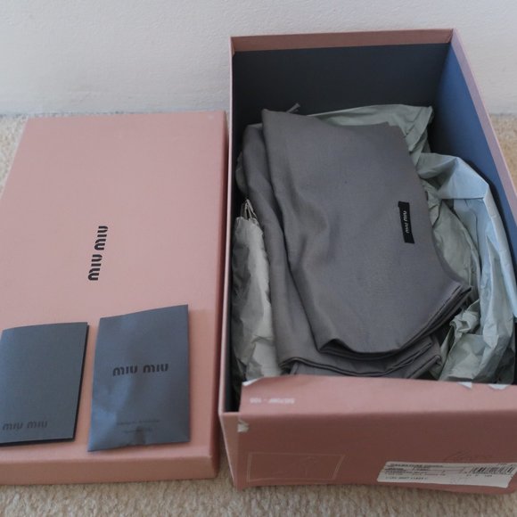 MIU MIU BLACK CALF LEATHER ROUND TOE PUMPS *Classic* WITH BOX - Picture 10 of 10